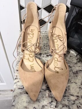 Sam Edelman Nude/Tan Suede Pointed Lace-Up Heels